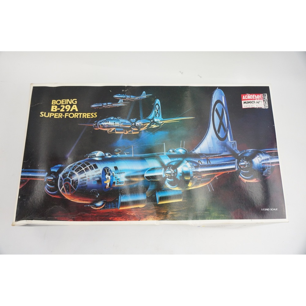 Academy Minicraft Boeing B-29A Super-Fortress 1/72 Scale Model Kit 2111 Like new